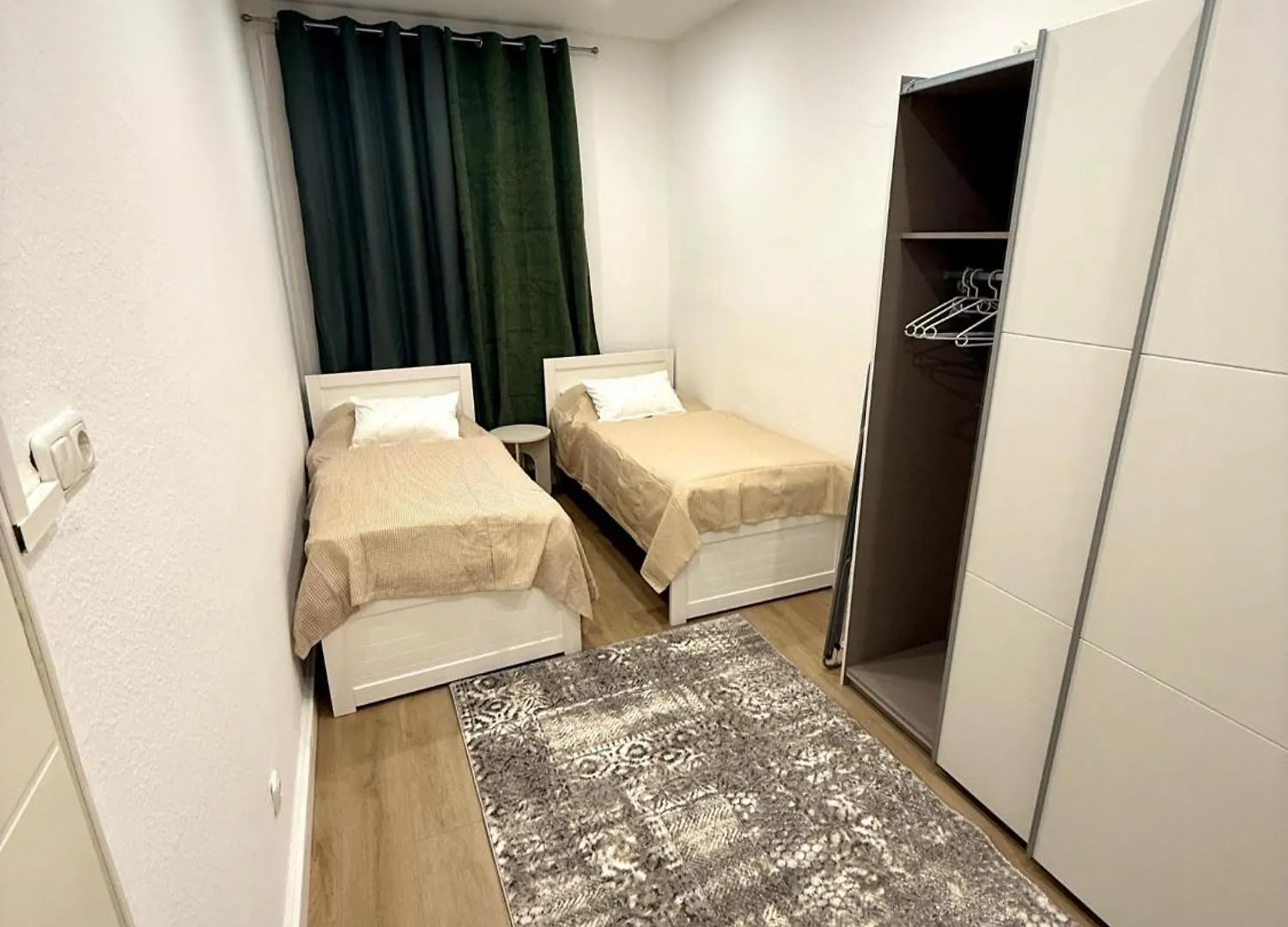 Luxury 3 Room Apartment In Hanover- Dawin Group Ug
